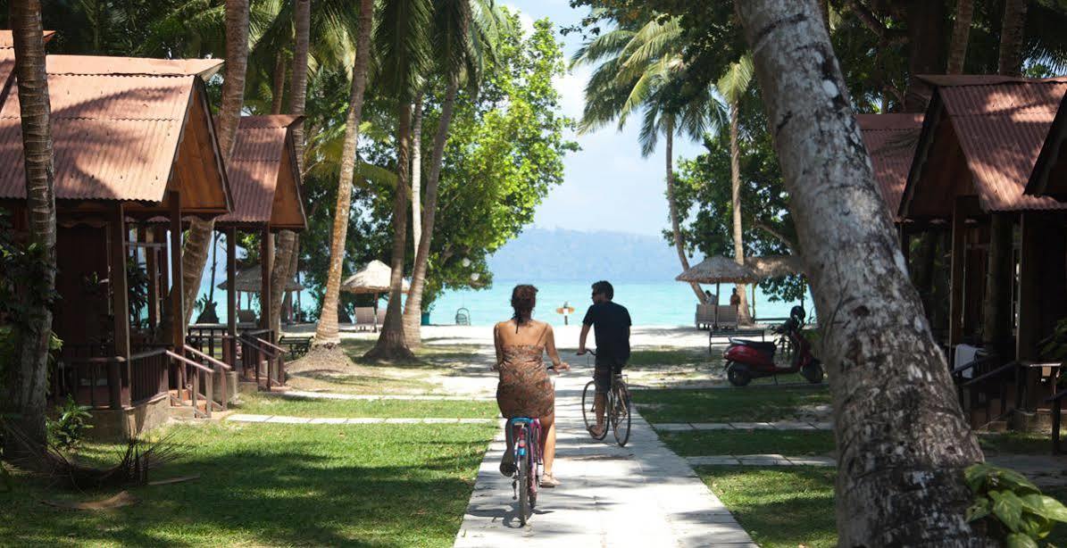 Symphony Palms Beach Resort And Spa Govind Nagar Eksteriør billede