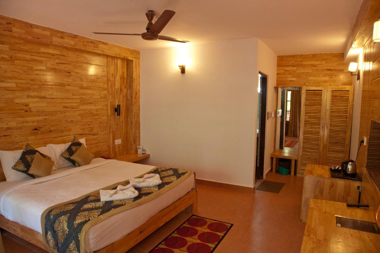 Symphony Palms Beach Resort And Spa Govind Nagar Eksteriør billede