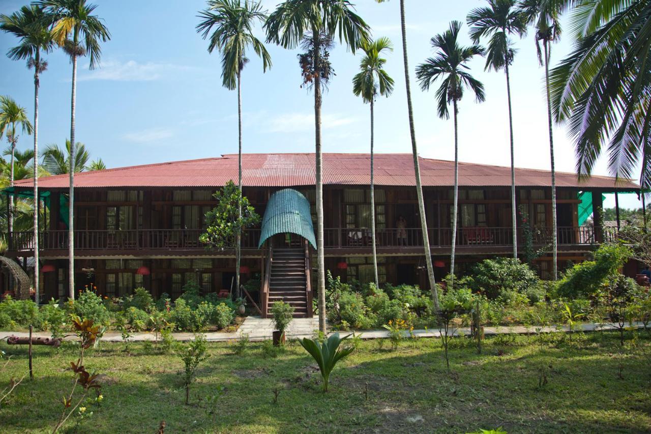 Symphony Palms Beach Resort And Spa Govind Nagar Eksteriør billede