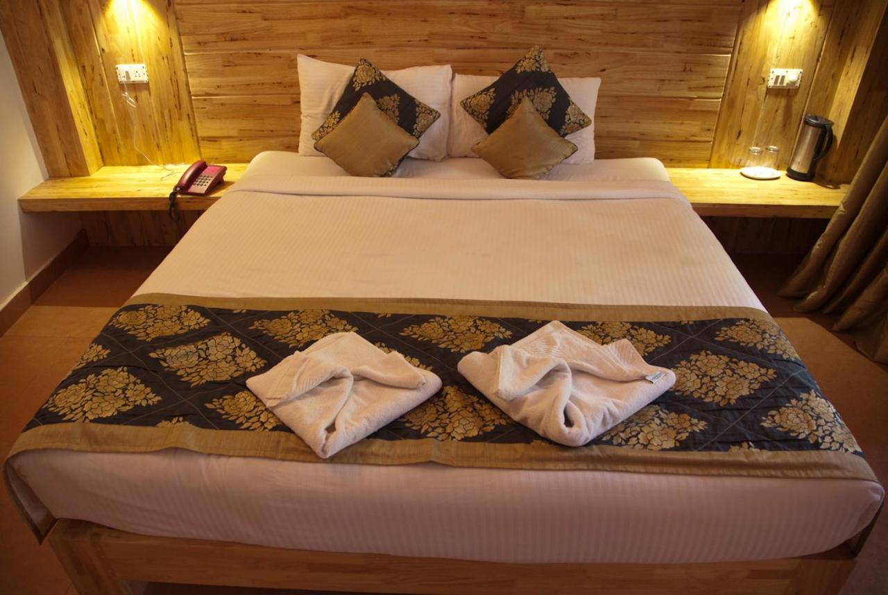 Symphony Palms Beach Resort And Spa Govind Nagar Eksteriør billede