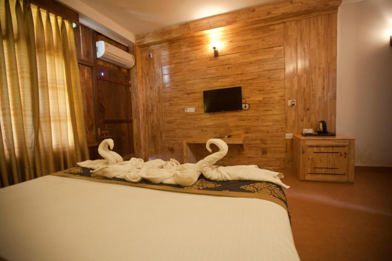 Symphony Palms Beach Resort And Spa Govind Nagar Eksteriør billede