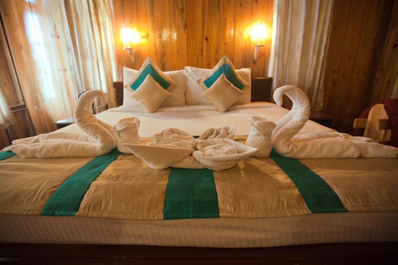 Symphony Palms Beach Resort And Spa Govind Nagar Eksteriør billede