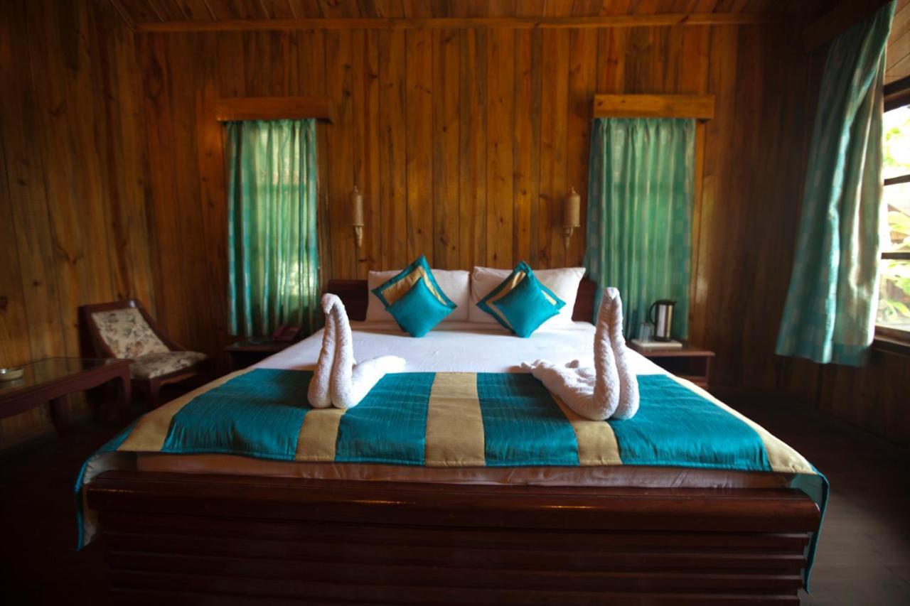 Symphony Palms Beach Resort And Spa Govind Nagar Eksteriør billede