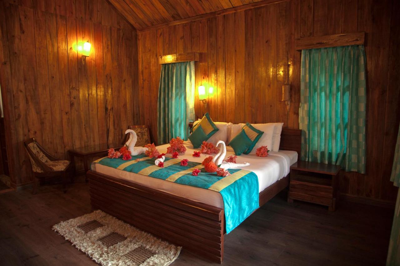 Symphony Palms Beach Resort And Spa Govind Nagar Eksteriør billede