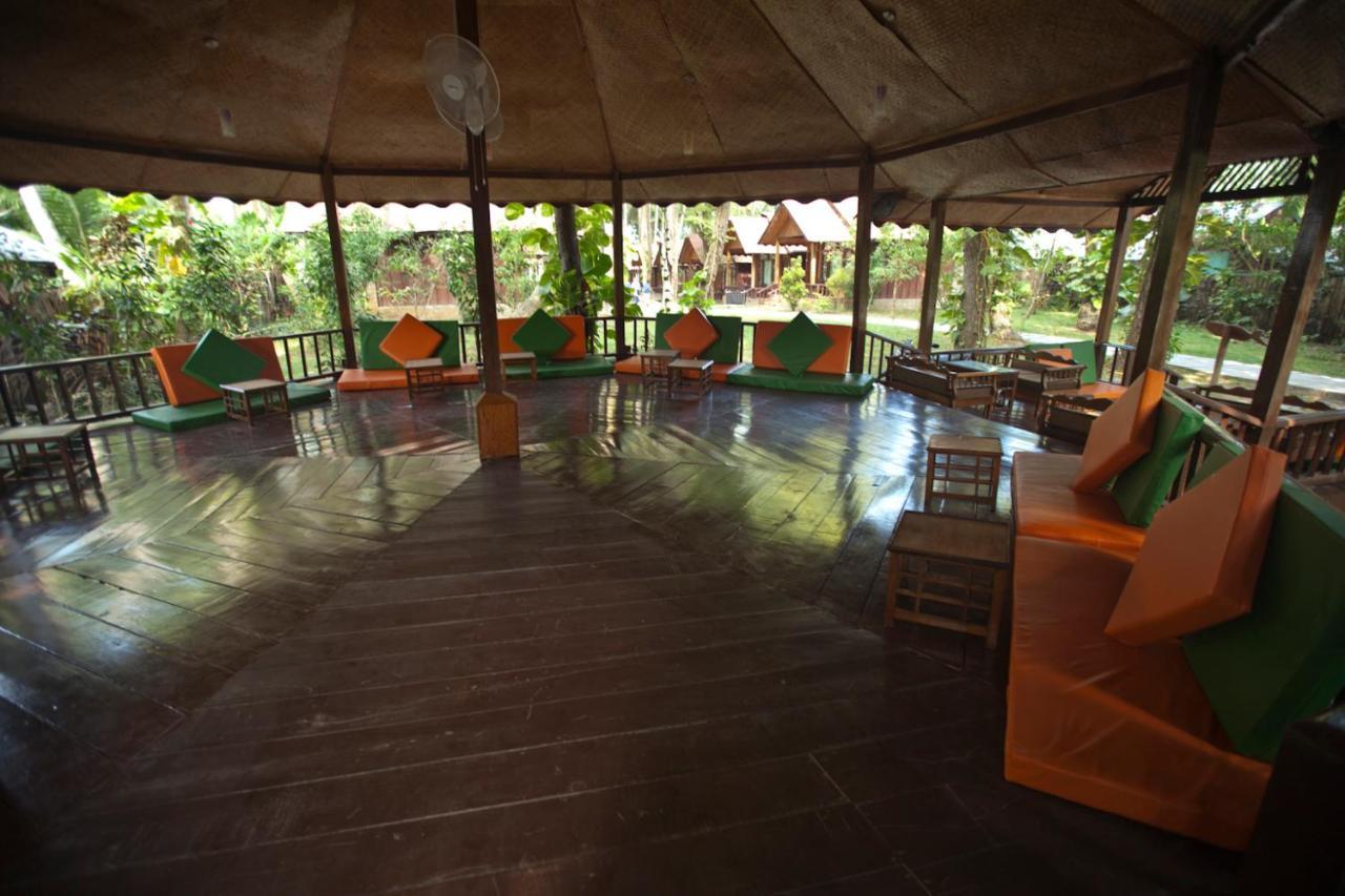 Symphony Palms Beach Resort And Spa Govind Nagar Eksteriør billede